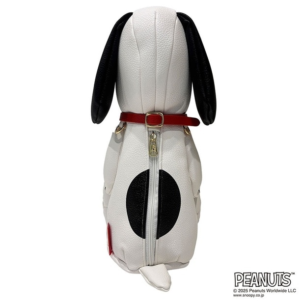 スマホやミニ財布などの小物を収納可能