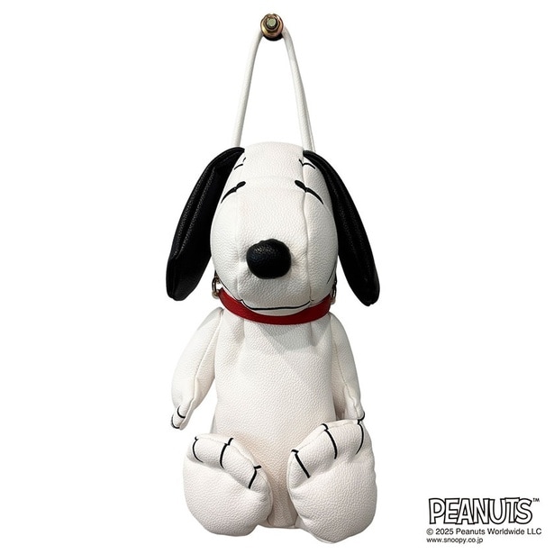 短めのストラップは手持ちハンドルとして