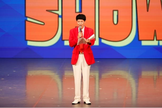 MCの小籔千豊さん