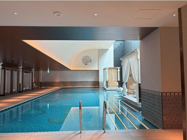 プールは全長20メートル、水深1.2メートル