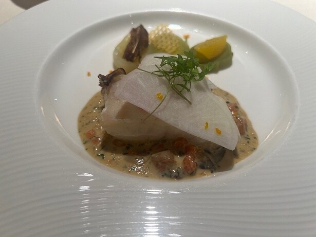 「真鯛のフィレ デュグレレ風」