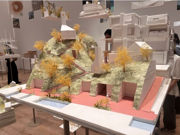 《白井屋ホテル》群馬・2020年。藤本さんが、創業300年の歴史を誇った旅館「白井屋」を改修し、世界的なクリエイターたちがアート作品やスペシャルルームのデザインを手掛けた