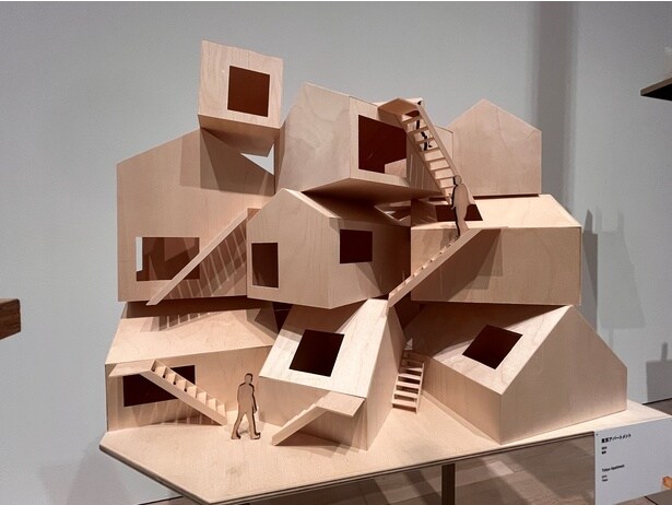 《東京アパートメント》東京・2010年。箱を積み上げたようなデザインが印象的