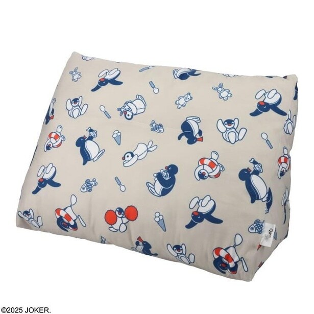 「トライアングルクッション(ブラウン)」(2390円)