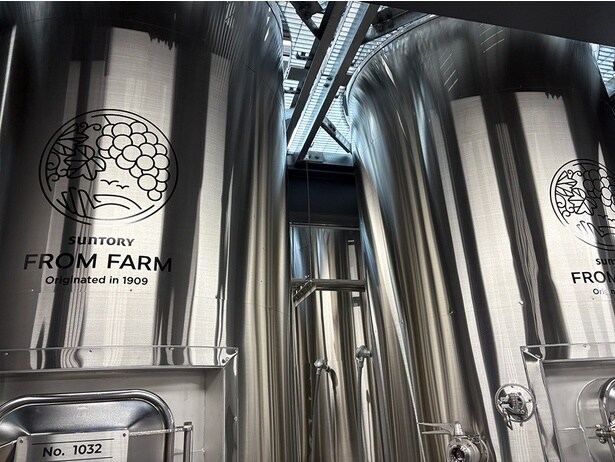 大きなサーマルタンク。この中でブドウが発酵している