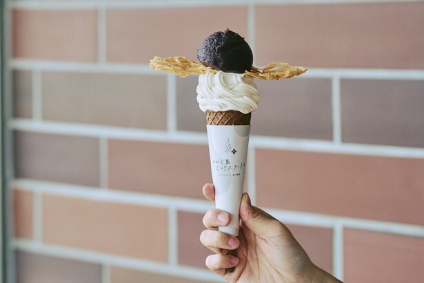 ミルクソフト専門店「あわじ島ミルクスタンド＋(プラス)」のソフトクリーム