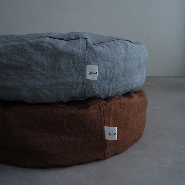 猫のための新しいラウンド型ベッド「Pouf Cat Bed」