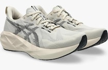 まるでトランポリン！跳ねるような軽い走り心地の【アシックス】のランニングシューズがAmazonに登場中‼