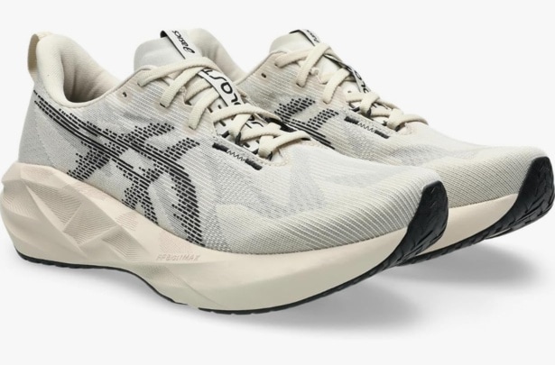 まるでトランポリン！跳ねるような軽い走り心地の【アシックス】のランニングシューズがAmazonに登場中‼