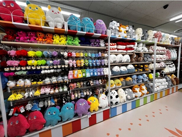 抱っこしたいサイズから、いつでも持ち歩ける手のひらサイズまで大小さまざま