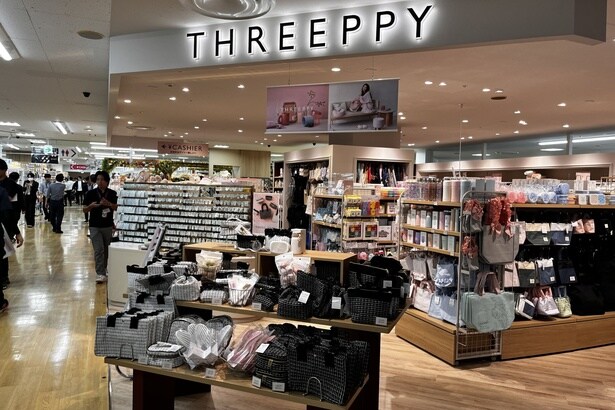 グレーやピンク、ミントなどのくすみカラーを基調とした、柔らかく愛らしいデザインのアイテムが定評のスリーピー