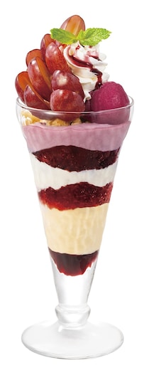 大手チェーンレストランでは初！シャインマスカットから生まれた“赤いぶどう”「クイーンルージュ」のデザートがデニーズに登場