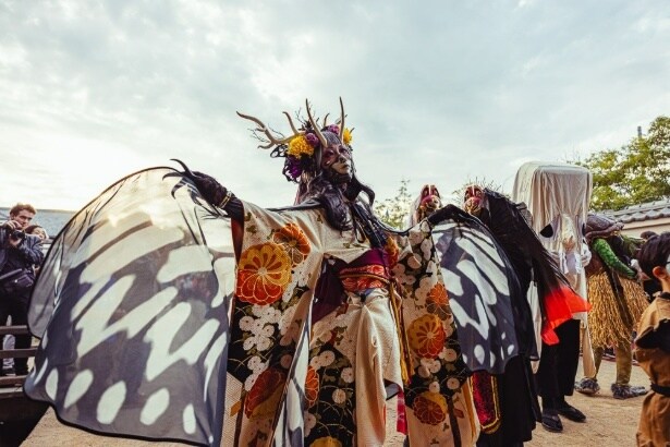 異世界の主役のような妖怪たちのアーティスティックな装い