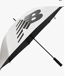 軽くて強い、観戦の相棒。晴れも雨も、三層構造でしっかり防ぐ【ニューバランス】の日傘がAmazonに登場中‼
