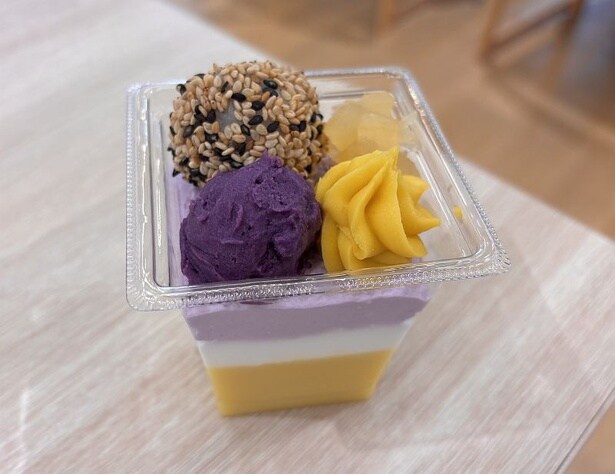 胡麻団子のトッピングも魅力的！新作「2種の芋づくしパフェ」
