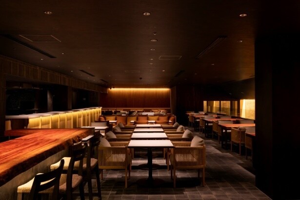 モダンな設えのなかに温もりが宿るダイニングスペース