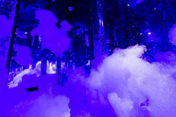 日本初公開作品の「質量も形もない彫刻 / Massless Amorphous Sculpture」