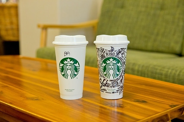 【写真】パートナー愛用のリユーザブルカップ。名前を書いたり絵を描いて個性を出したりと、楽しみながら使っているそうだ