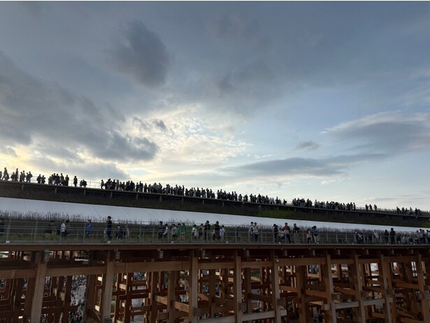 5月31日撮影の大屋根リング。ゴールデンウィークを過ぎたあと、一気に来場者が増えたのがわかる