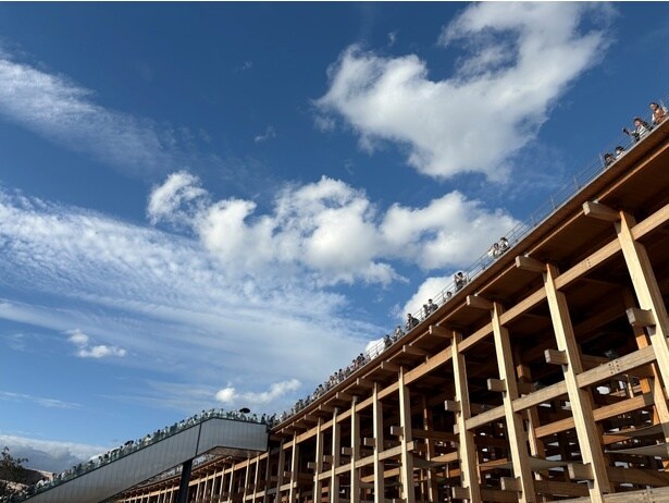 9月29日撮影の大屋根リング。昼夜問わずこの状態が当たり前となった