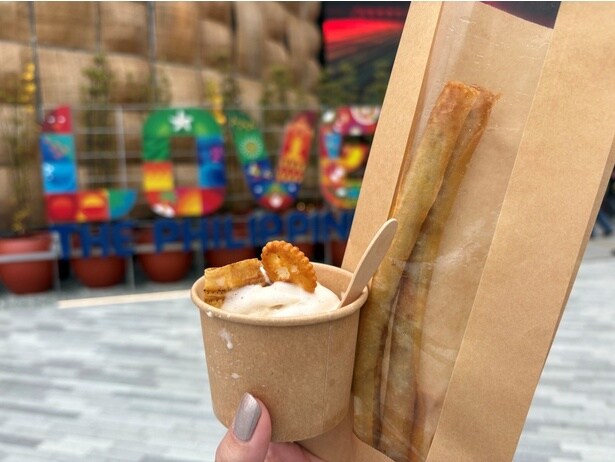 フィリピンパビリオンにはドリアンのアイスクリームが売られており、ドリアンデビューも果たすことができた