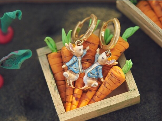 「ピーターラビット ハギーピアス」(1万1440円)