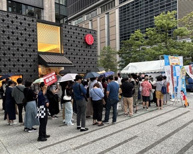 イベントでは、炊き立ての近江米の試食とガチャを用意