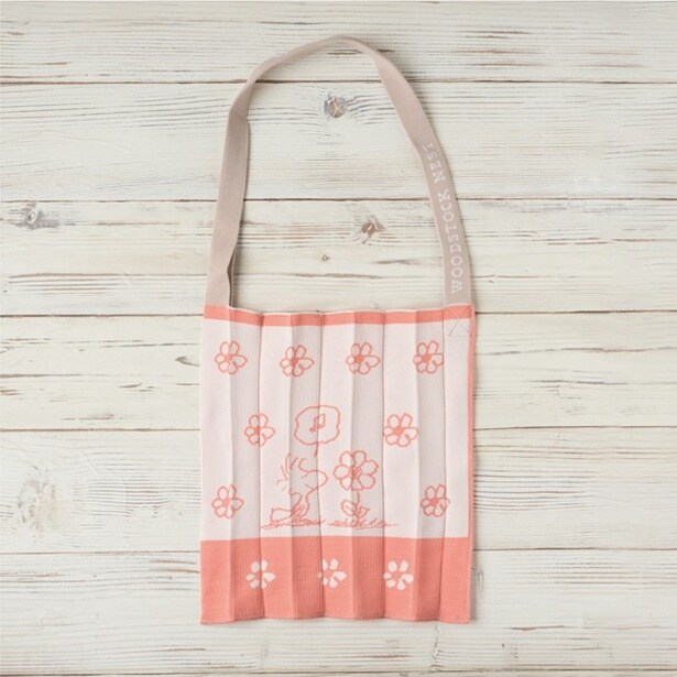 「ニットバッグM」(6820円)