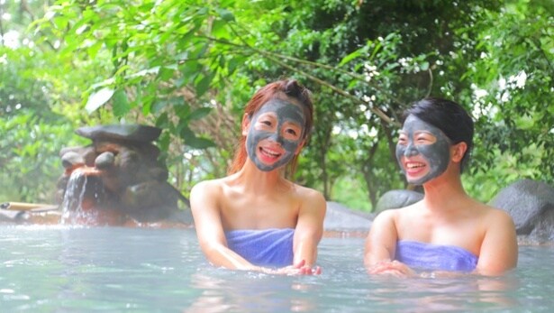 顔や髪に塗ってもOK！