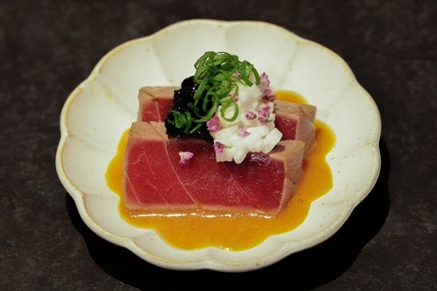 「鮪の黄身醤油掛け」(「赤坂 おぎ乃」のアレンジメニュー)