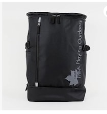 上下で分けて、すっきり収納。32リットルの多機能スクエアリュック【ロゴスパーク】のリュックがAmazonに登場中‼