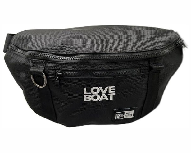 両手が空くボディバッグってやっぱ便利だわ。機能的かつファッショナブルな【ニューエラ】のボディバッグがAmazonで販売中！