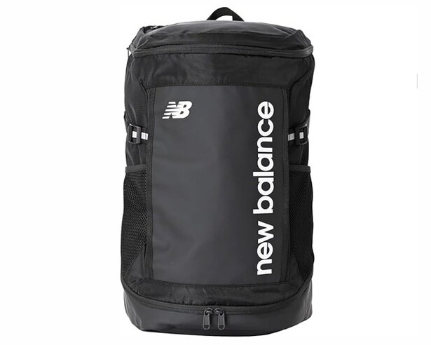 A4がラクラク入る！撥水素材、しかも耐久性抜群!!【ニューバランス】のリュックをAmazonで今すぐチェック!!