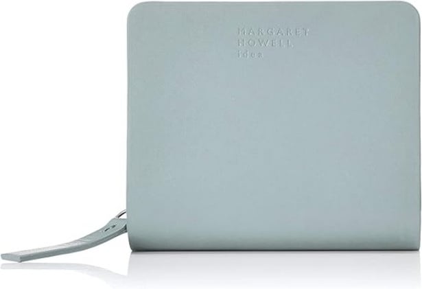 熟練職人の技が光るノンステッチ製法！【マーガレット・ハウエル アイデア】の上質レザー財布で気品あるスタイルを Amazonで販売中！