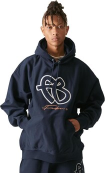 ゆったりシルエットで魅せる冬の新定番【フブ】のユニセックスな裏毛パーカー。Amazonで販売中！