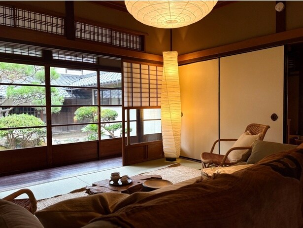 リビングルームからは庭が見える