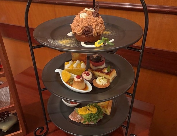 華やかなモンブランが目を引くアフタヌーンティーセット「モンブランアフタヌーンティー」