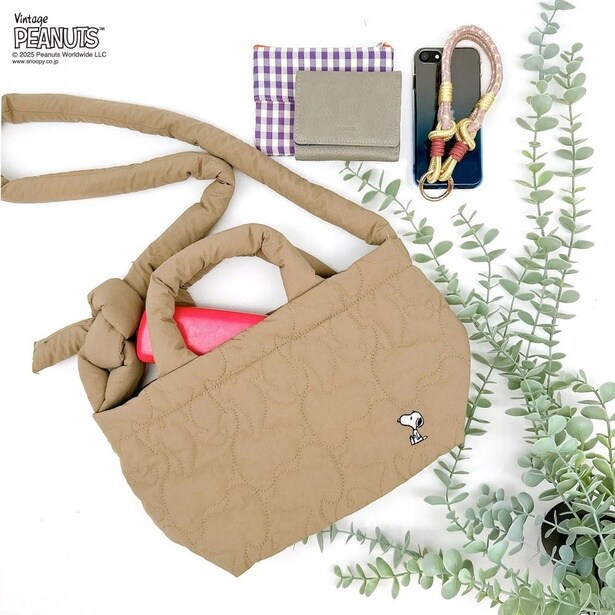 「デリ(ベージュ)」(5280円)