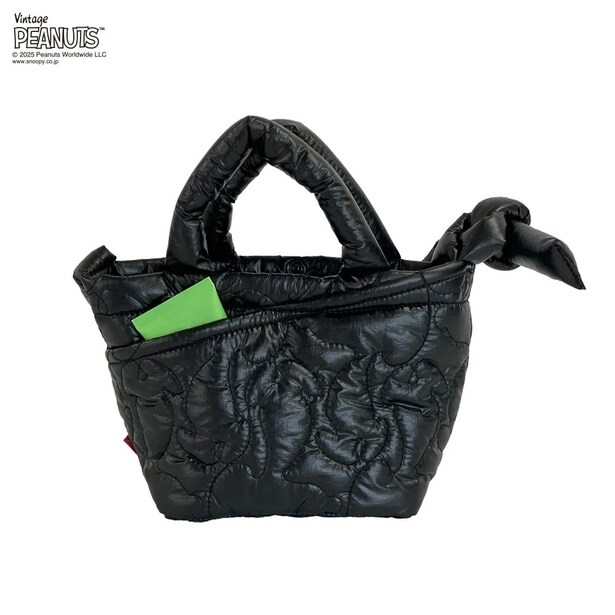 小さいのにしっかりポケット付き！