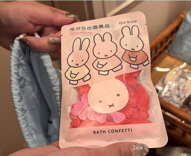 オリジナル巾着に入っている入浴剤