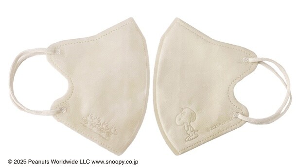 左面にはスヌーピー、右面にはウッドストックのエンボスデザイン入り