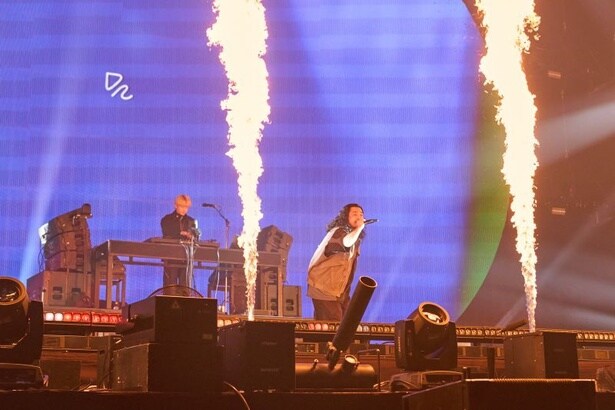 ド派手な火柱の演出も！