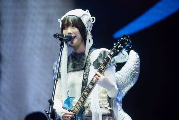 anoさんは「ちゅ、多様性。」を含む全7曲を披露！唯一無二のanoワールドに会場は大盛り上がり！