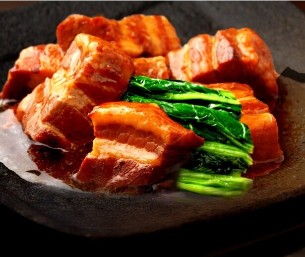 赤玉プレミアムブレンデッドワインと相性がいい日本の味付け例「豚の角煮」