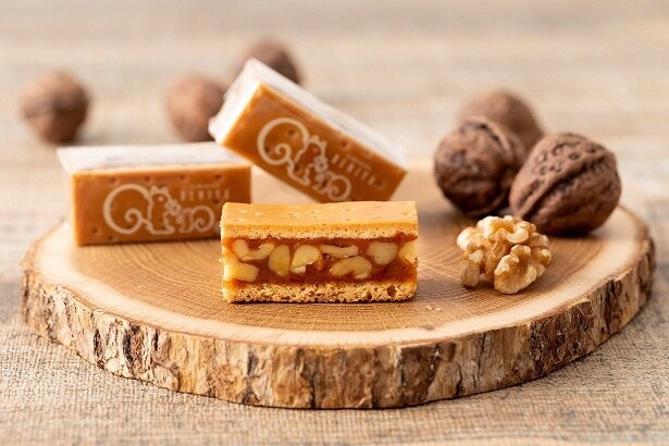 鎌倉紅谷の看板商品「クルミッ子」