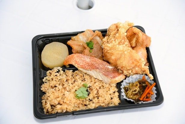 食べ応え抜群の「大会オリジナル弁当(和食・幕の内)」(1200円)