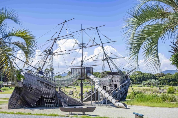 木製の難破船(わんぱく広場)