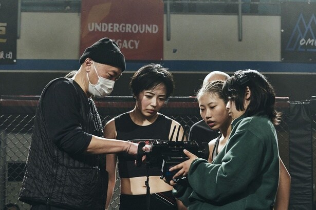 夏希のボディガードとして手を組む多摩恵を演じる実力派俳優・森田望智さん