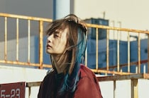 北川景子の“素”の魅力が炸裂！Snow Man佐久間も黒髪で挑んだ『ナイトフラワー』現場レポート