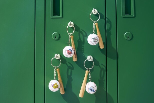 「ベースボールキーホルダー」(2310円) 